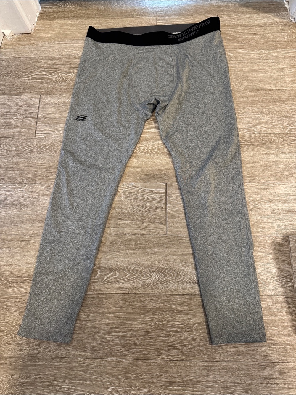 Skechers Gray and Black Athletic Compression Leggings size xl